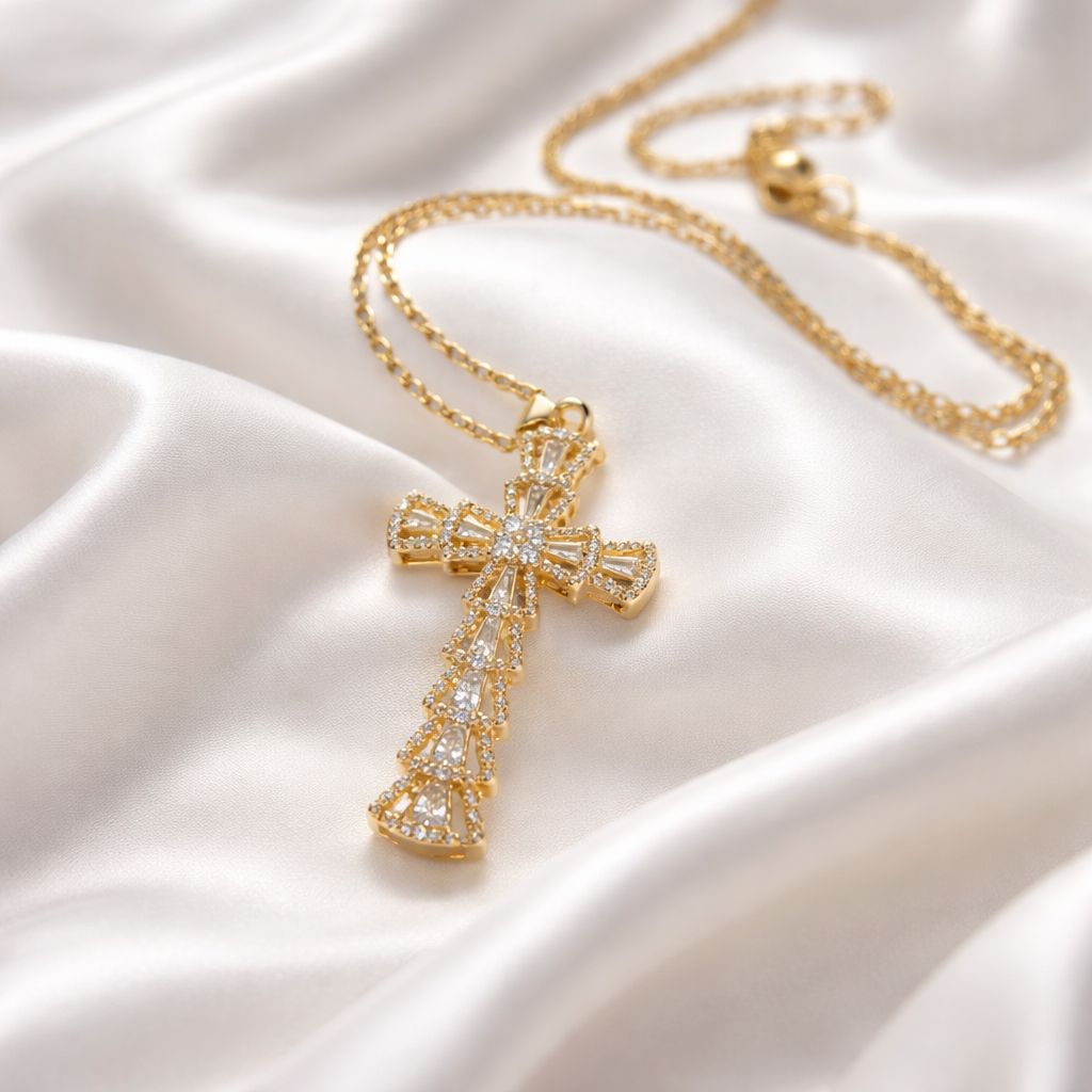Σταυρός Επιχρυσωμένος με Baguette Cubic Zirconia.